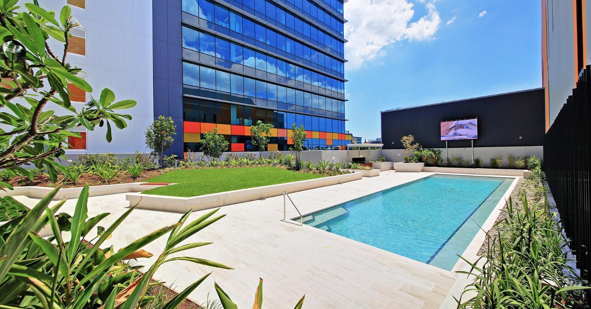 Private Bedroom & Bathroom In Shared Inner Brisbane Apartment Exterior foto